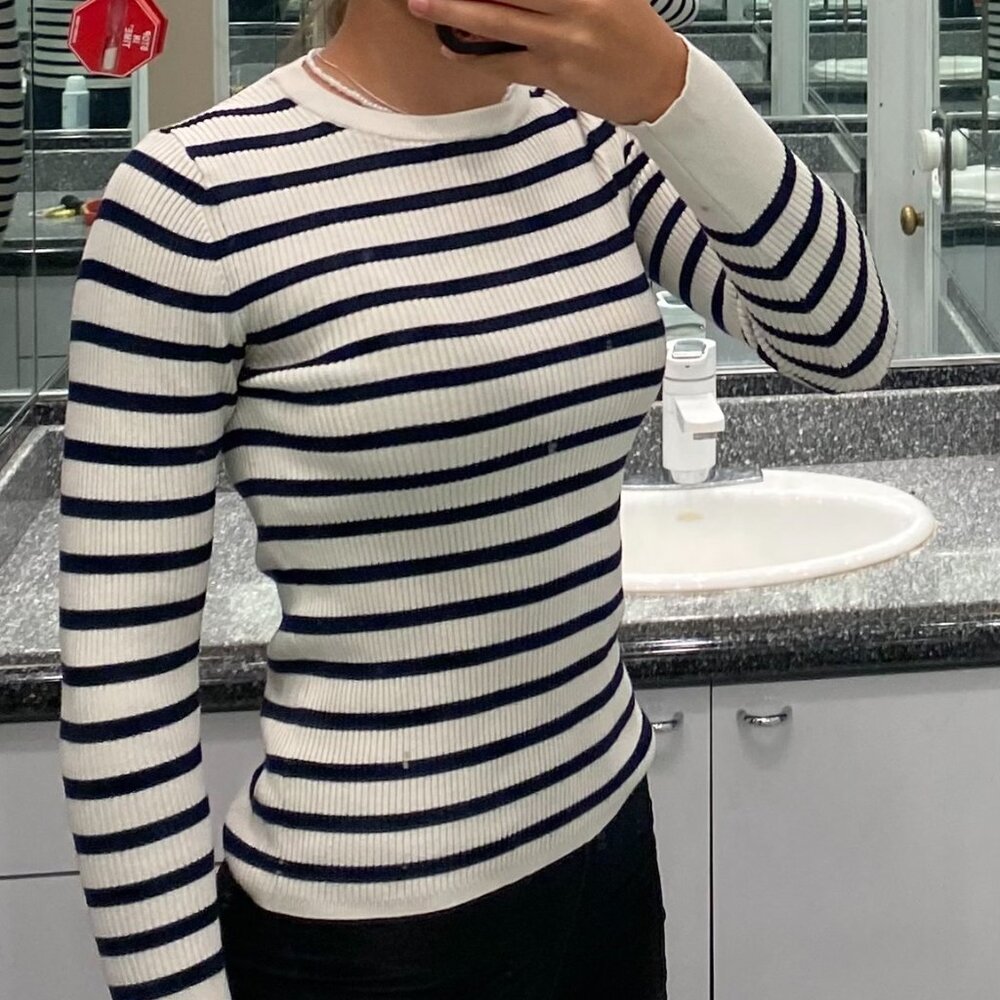 striped shirt tight